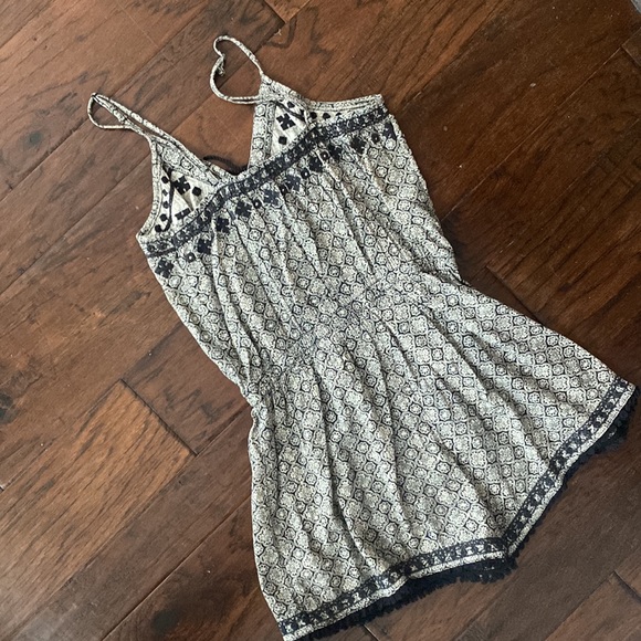 American Eagle Romper - Picture 3 of 5